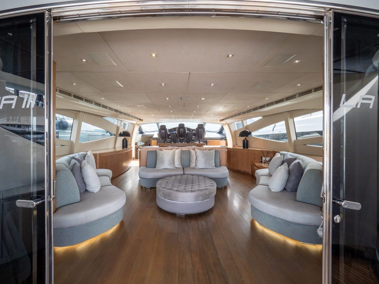 2010 PERSHING 115' 